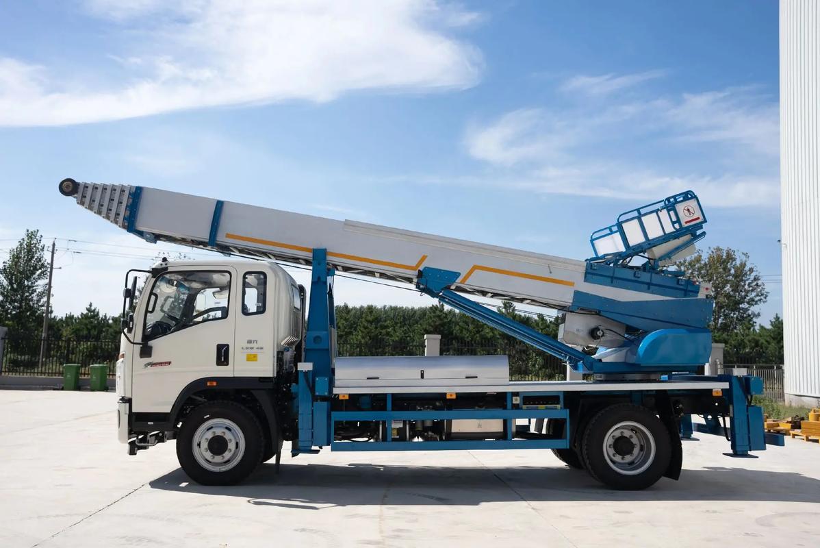 白鹭湖管理区云梯上料车租赁费用