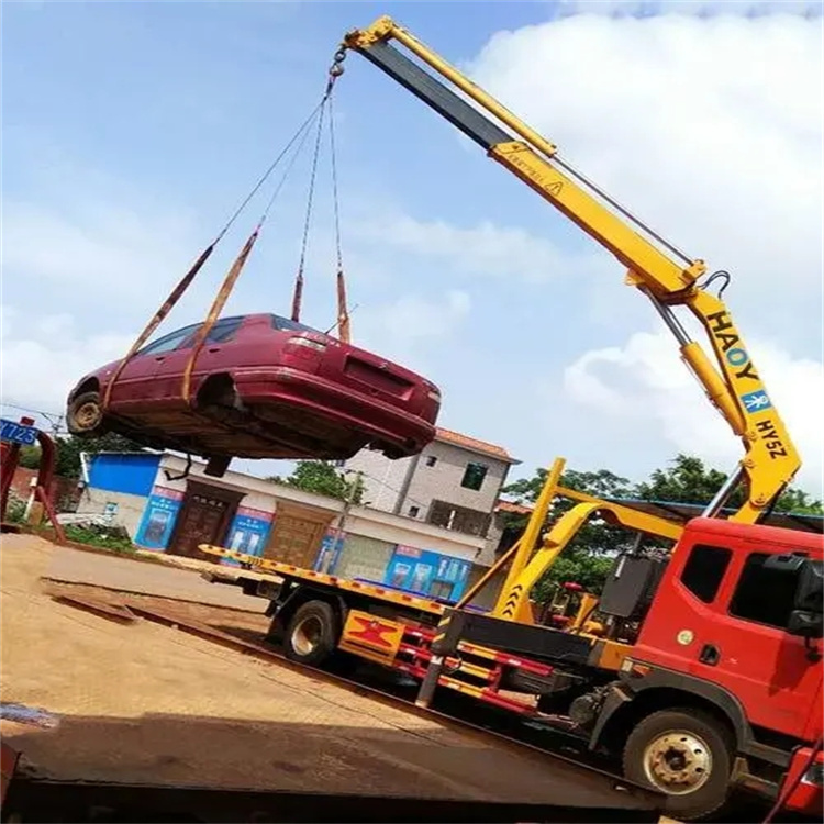 白鹭湖管理区吊车吊汽车的正确方法